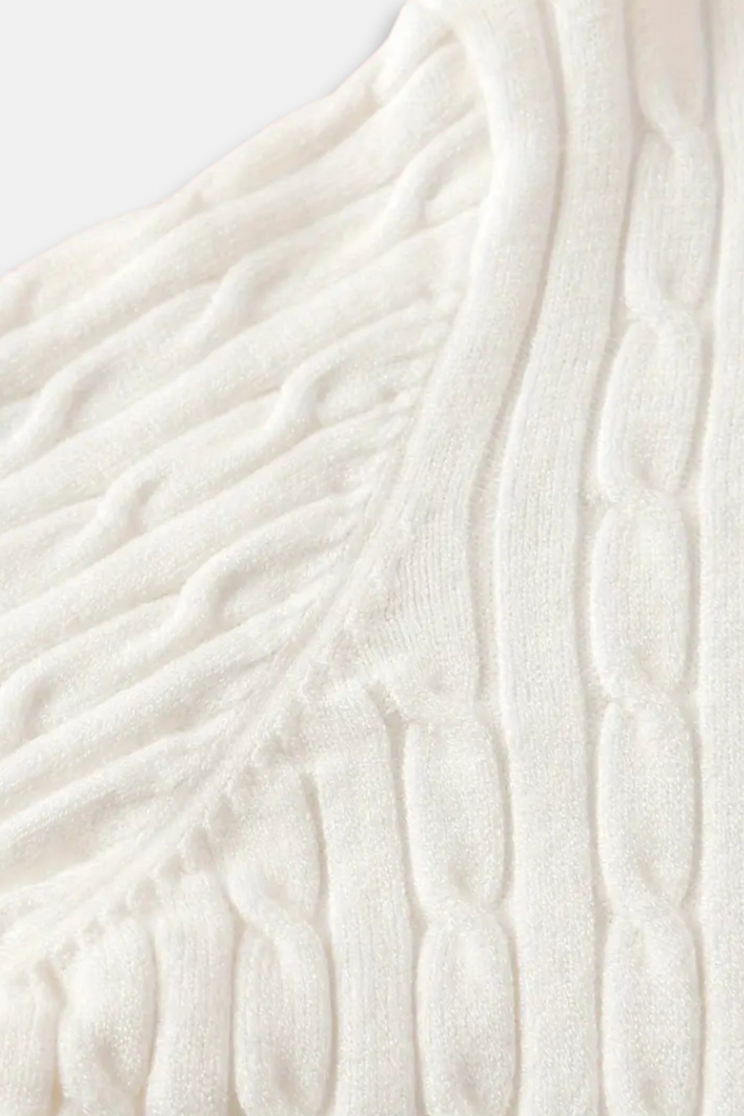 Eleganter Zopfstrickpullover mit Reißverschluss