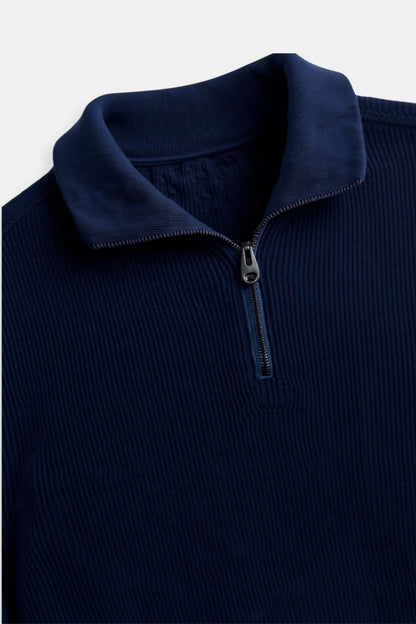 Klassischer Strickpullover mit Reißverschluss & Kontrastkragen