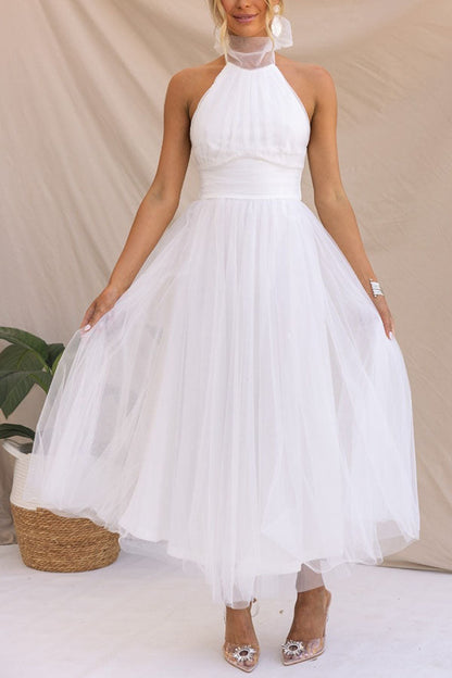 Elegantes Tüllkleid – Halterneck Midikleid mit A-Linie & Schleierkragen