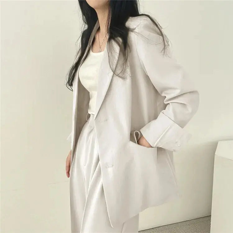 Athena | Einfarbiges Blazer- und gerade geschnittenes Hosen-Set für Damen