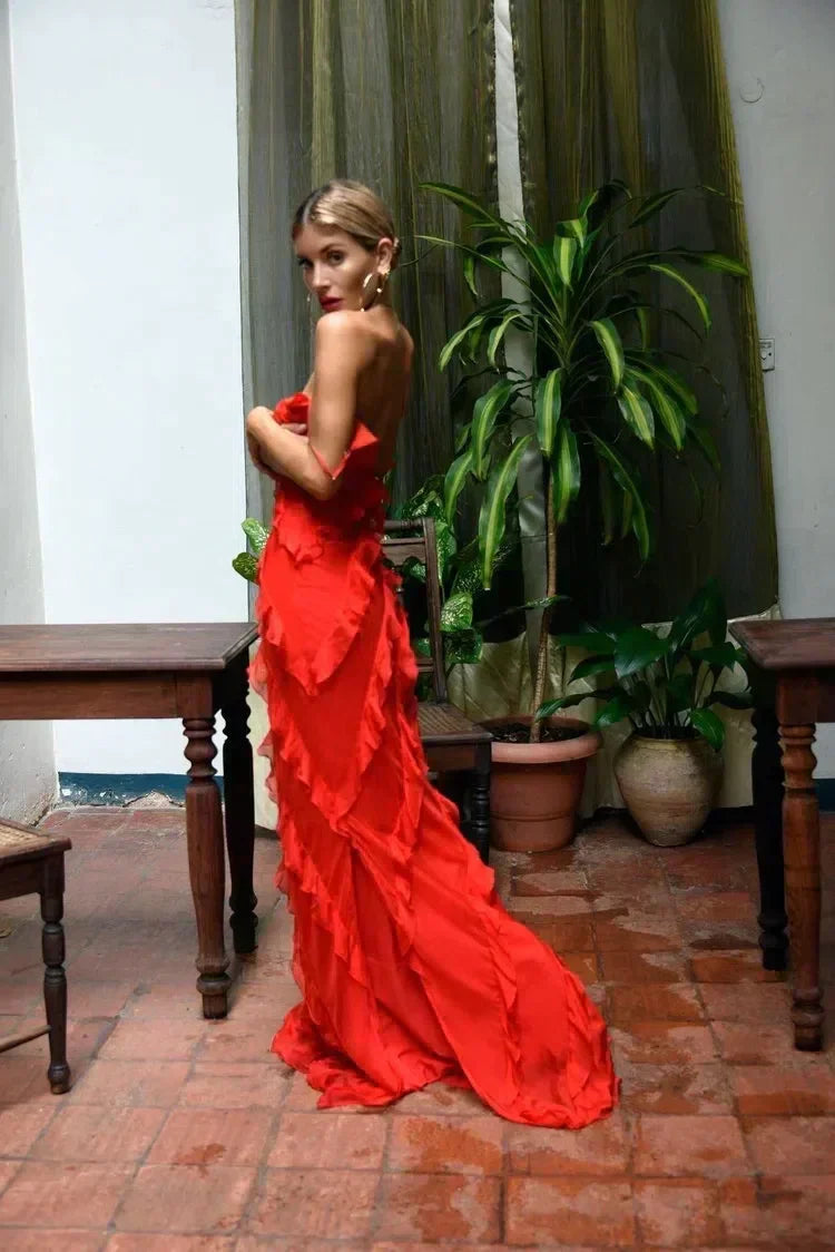 Maxikleid mit Rüschen – Figurbetontes Abendkleid mit Spaghettiträgern