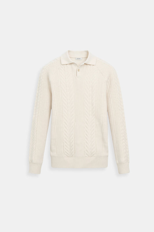 Klassischer Zopfstrickpullover mit Polokragen