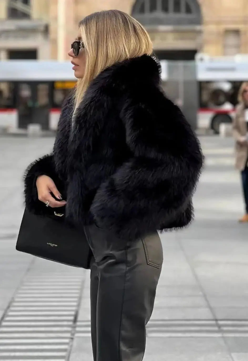 Macy | Luxuriöse Kunstfell-Jacke – Stilvoll, Kuschelig und Zeitlos