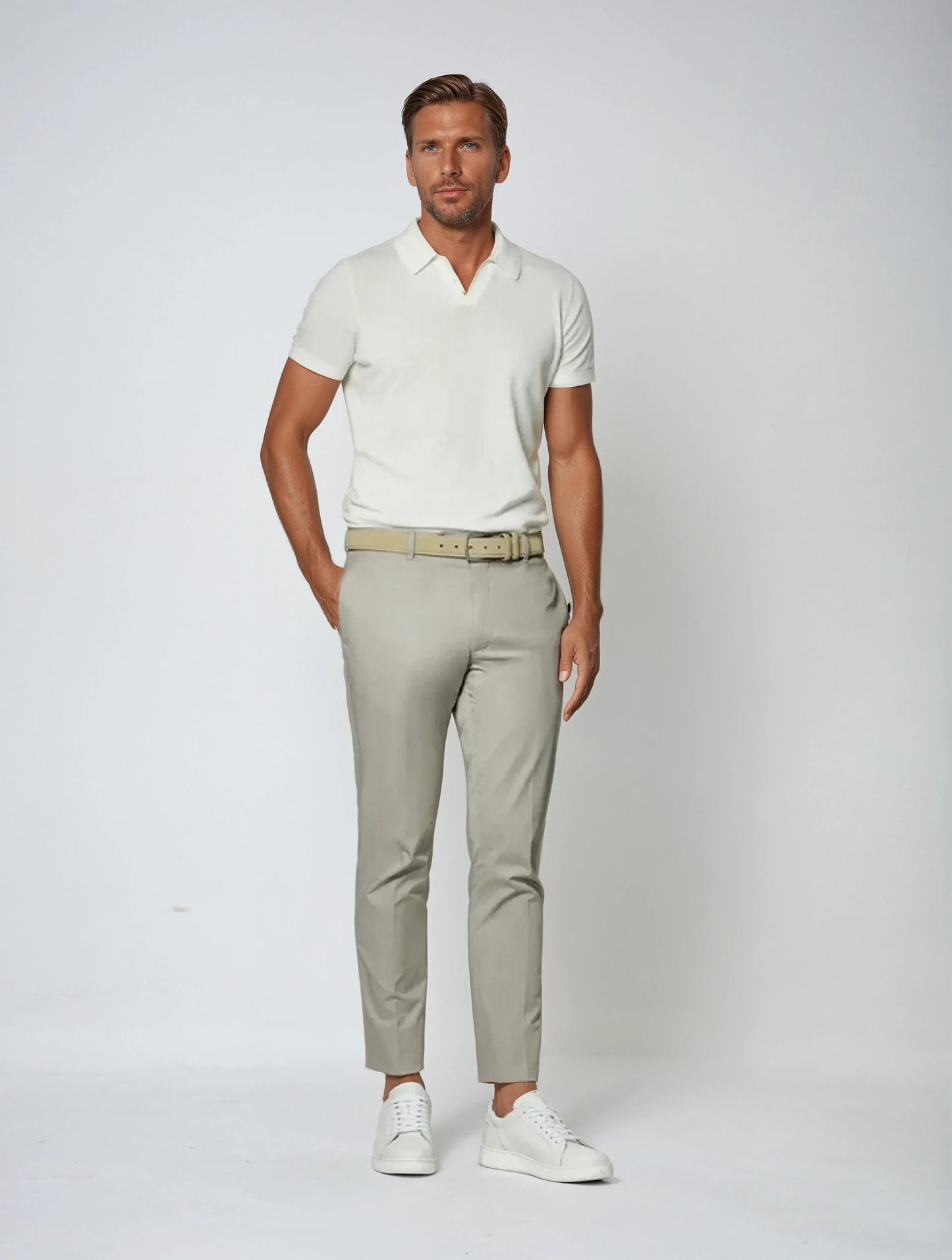 Elegantes Herren-Poloshirt mit offenem V-Kragen
