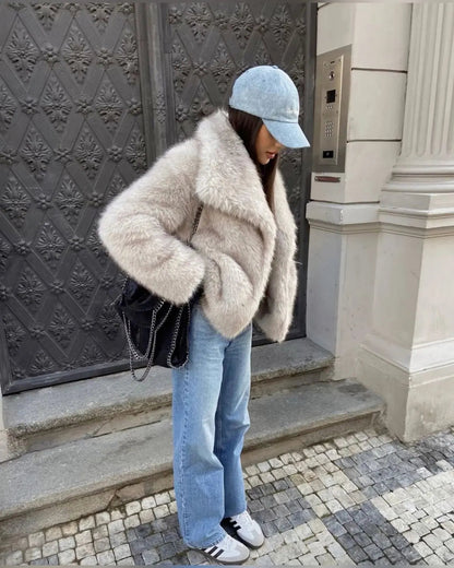 Macy | Luxuriöse Kunstfell-Jacke – Stilvoll, Kuschelig und Zeitlos