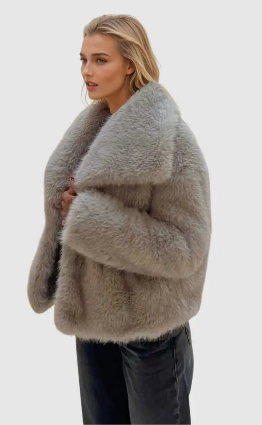 Macy | Luxuriöse Kunstfell-Jacke – Stilvoll, Kuschelig und Zeitlos
