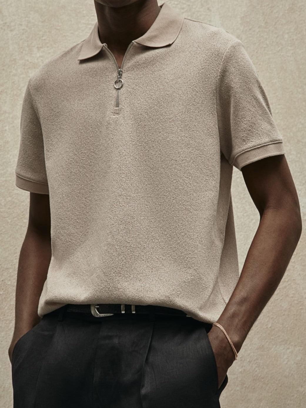 Modernes Strick-Poloshirt mit Reißverschluss