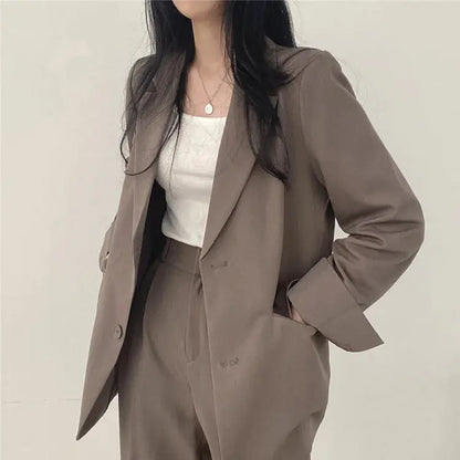 Athena | Einfarbiges Blazer- und gerade geschnittenes Hosen-Set für Damen
