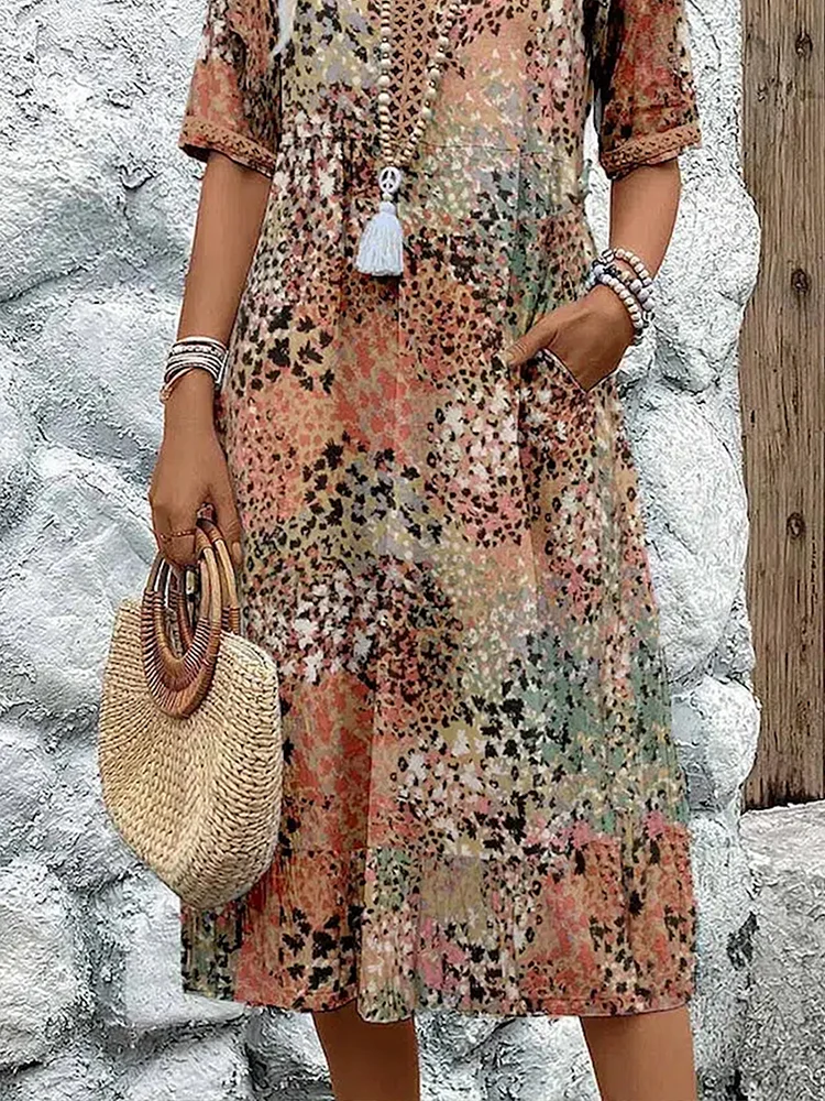 Sommerkleid mit V-Ausschnitt & Allover-Muster – Knielang & bequem