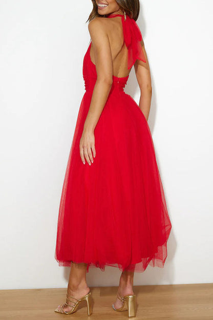 Elegantes Tüllkleid – Halterneck Midikleid mit A-Linie & Schleierkragen