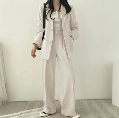 Athena | Einfarbiges Blazer- und gerade geschnittenes Hosen-Set für Damen