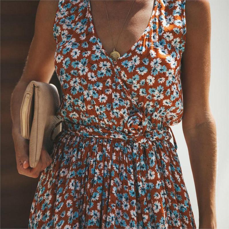 Ärmelloses Maxikleid mit Blumenprint & Schlitz – Sommerlich & Elegant