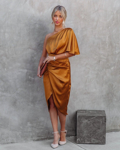 Wilhelmina | Elegantes One-Shoulder Satin-Kleid mit Drapierung