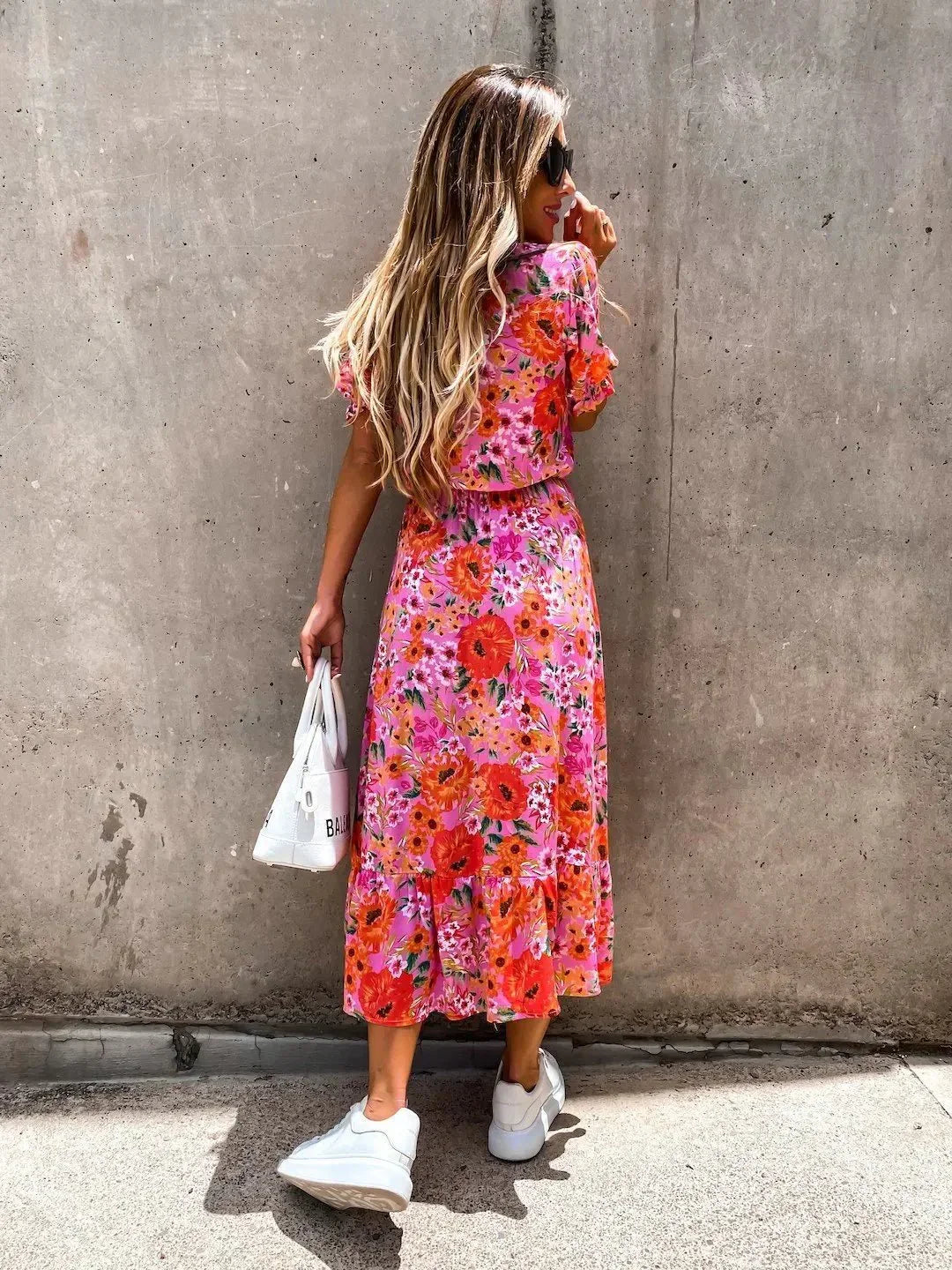 Geblümtes Sommerkleid mit Knopfleiste & Schlitz – Feminin & Bequem